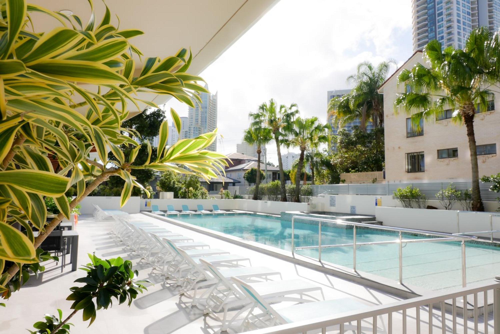 Trilogy Surfers Paradise Exterior photo